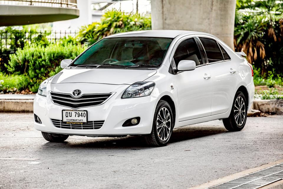Toyota Vios 1.5E ปี 2010 เกียร์ออโต้ สีขาว  
