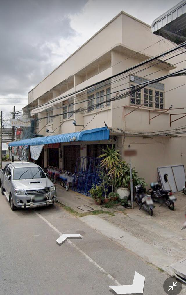 ขายอาคารพาณิชย์สองชั้น 4 ห้องติด (แบ่งขาย 2 ห้องได้) ทำเลดีที่สุดใจกลางบ้านไผ่ 4