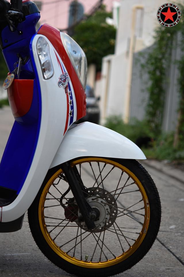 Honda SCOOPY I 2012