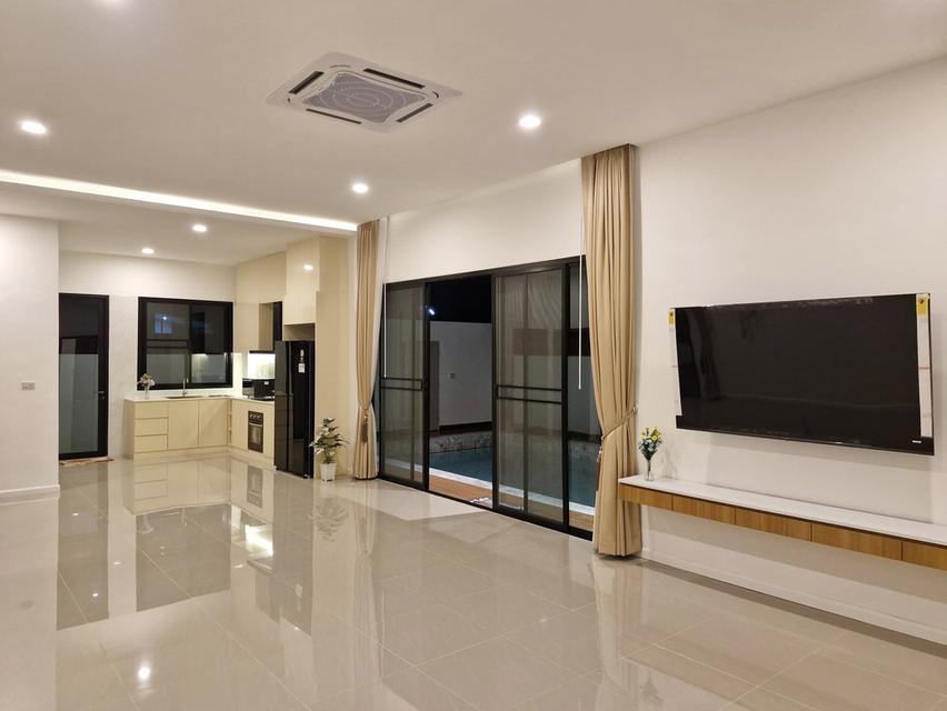 Modern style detached house, villa, near an international school 8