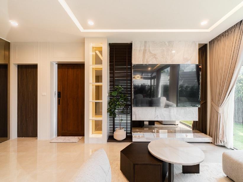 ให้เช่า หรือ ขาย บ้านเดี่ยว / บ้านแฝด 3 ชั้น / บ้านสวยมาก / โครงการ บ้านกลางเมือง ดิ อิดิชั่น ศรีนครินทร์-สวนหลวง 2