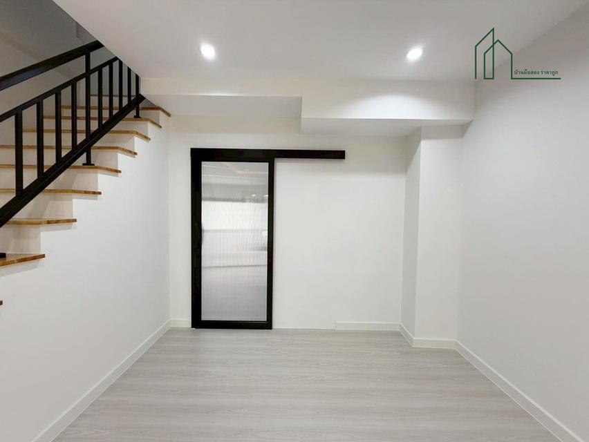 ทาวน์โฮม 3 ชั้น เล่นระดับ ซอยนาคนิวาส37 โชคชัย 15