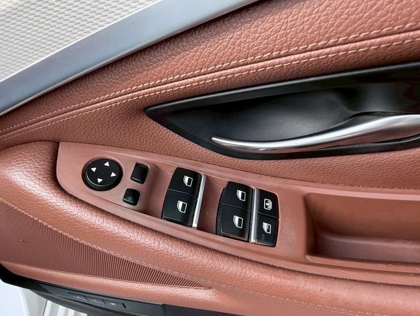 รหัสรถ PB8263 BMW 520D M SPORT 2016 ดีเซล 9