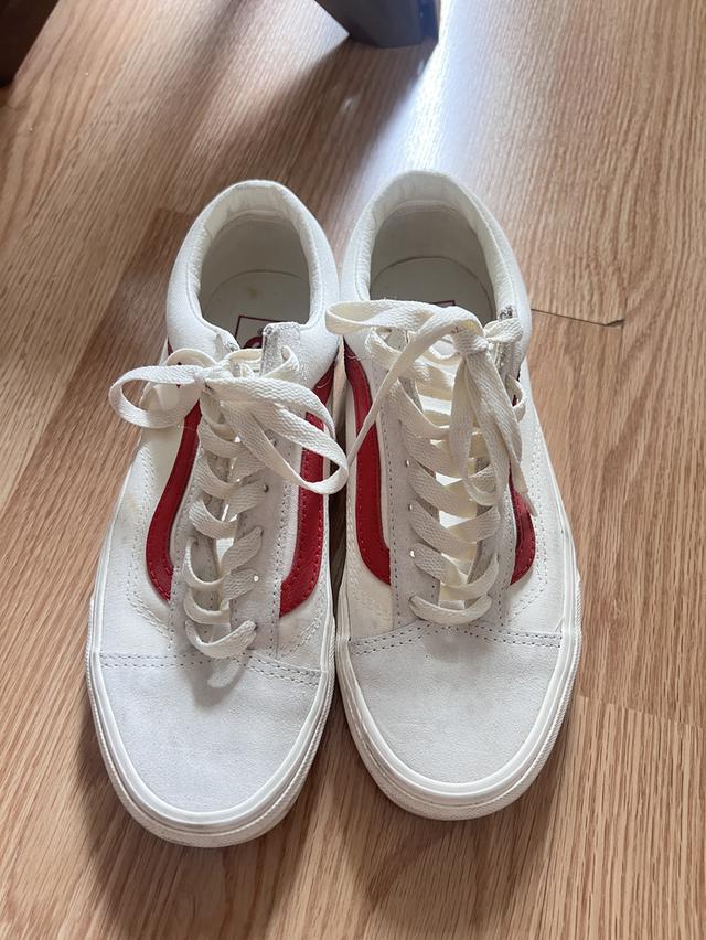 รองเท้า Vans