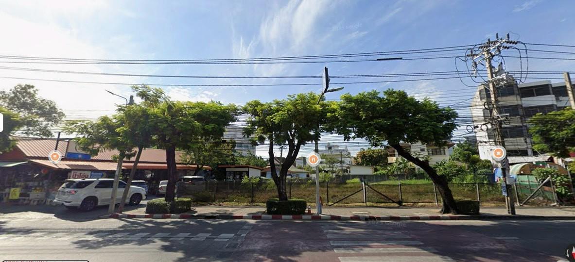 ให้เช่าที่ดินติดถนนใหญ่ เฉลิมพระเกียรติ ร.9 ทำเลดี เห็นชัดจากถนน เหมาะทำธุรกิจ (N.2317) 2