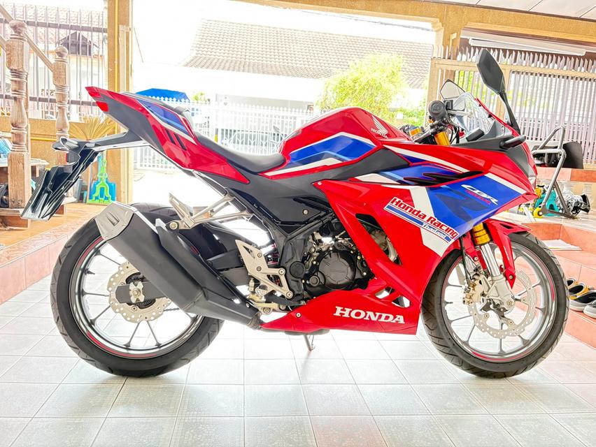 CBR150R ABS ผ่อนได้ ไม่ต้องค้ำ มีประกัน มีเก็บปลายทาง เอกสารครบ สภาพใสกริ๊บ ชุดสีไร้ริ้วรอย เครื่องเดิม วิ่ง6000 ปลายปี66 6