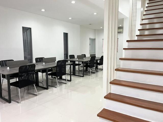 โฮมออฟฟิศ 3 ชั้น 4 ห้องนอน 3 ห้องน้ำ แอร์ ทั้งหมด 5 ตัว ติดถนนนวลจันทร์ ทำออฟฟิศใด้ 3