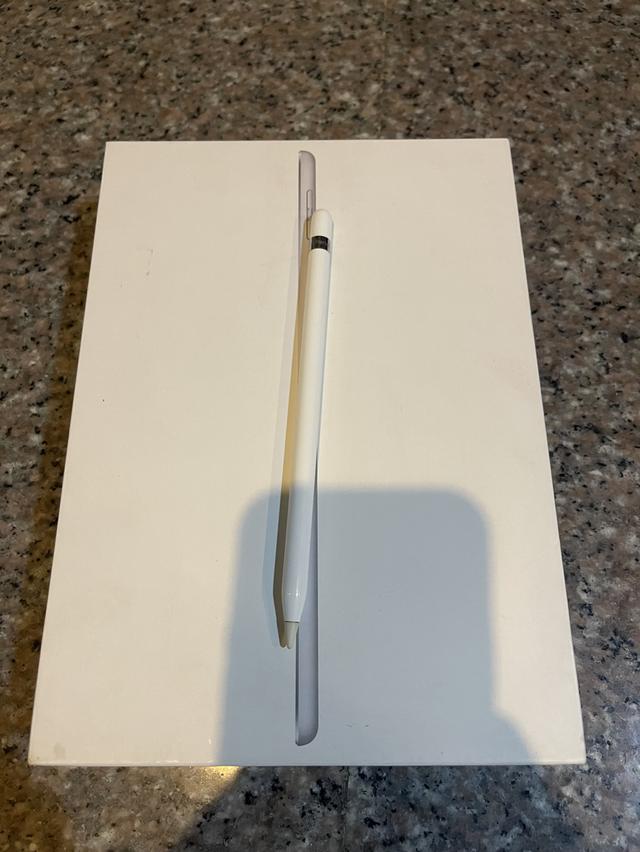 ขายApple Pencil ของแท้ใช้งานดีทุกๆฟังชั่นถูกมากก