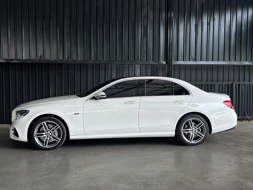 Mercedes Benz E350e AMG Dynamic Plug-in Hybrid 2019 เครื่องยนต์ เบนซิน 4 สูบ 2,000 cc. 299 แรงม้า รูปย่อยที่ 2