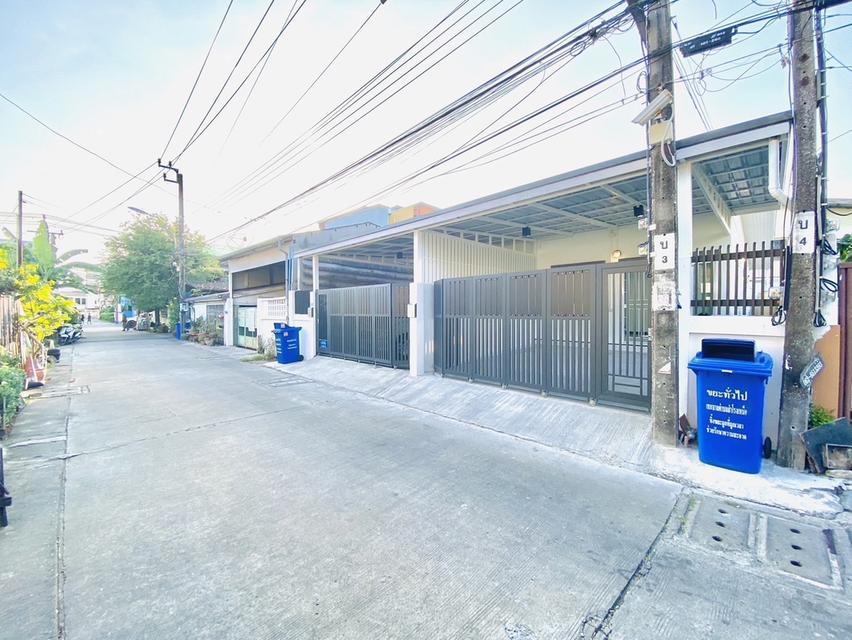 ขายบ้านทาวน์เฮ้าส์ 28.5 ตรว. (ใกล้ BTS สำโรง) ซ.สำโรงเหนือ 15 ถ.สุขุมวิท 113 อ.เมือง จ.สมุทรปราการ 2