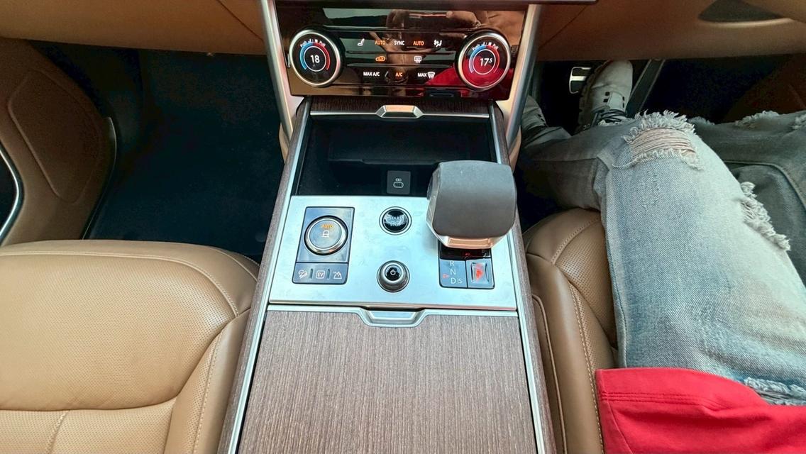 2023 Range Rover 3.0 P440e Plug-In Hybrid LWB AWD Autobiography Plus สีดำ Milage 23,XXX KM รูปที่ 10