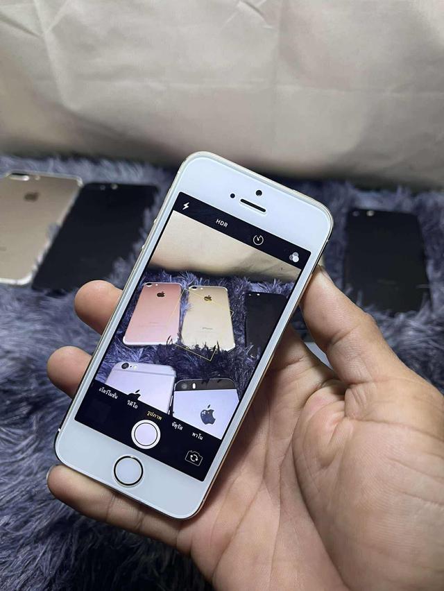 ไอโฟน iPhone 5s 32 กิ๊กสแกนได้กล้องปกติหน้าหลังแบต 100 บอดี้สวยใส่ได้ทุกซิมขาย 990บาท