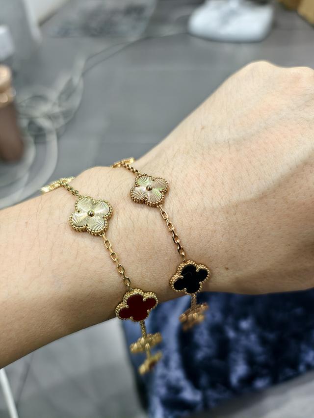 ข้อมือ van cleef & arpels ตัวเหมือนในช๊อป มอง 18เค แท้ 2