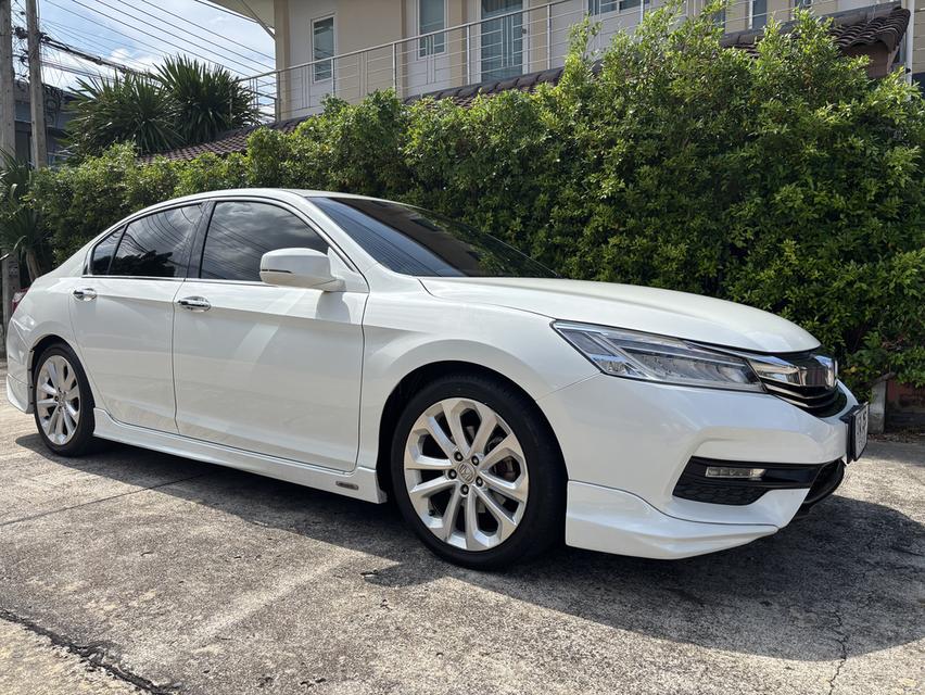 Honda Accord ปี16 2.4 Navi