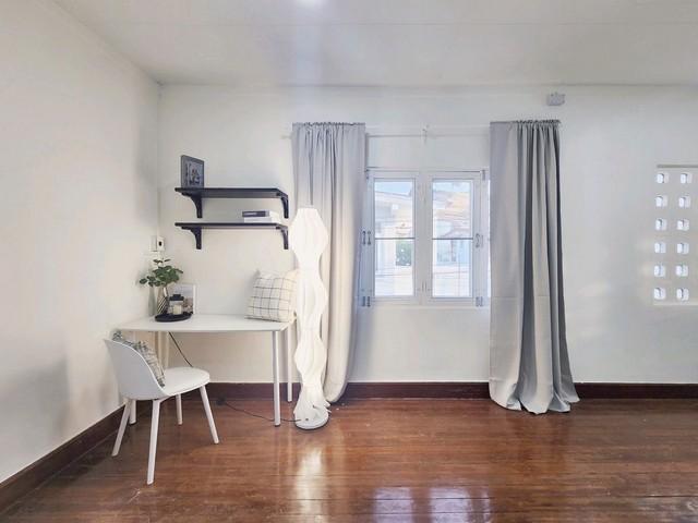 ให้เช่าบ้านเดี่ยว 2 ชั้น 80 ตร.ว. ลาดพร้าวซอย 9 เฟอร์นิเจอร์และเครื่องใช้ไฟฟ้าครบ ใกล้ MRT ลาดพร้าว 3