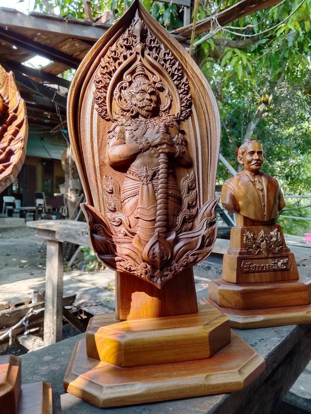 งานแกะสลักไม้ของที่ระลึก รูปที่ 11