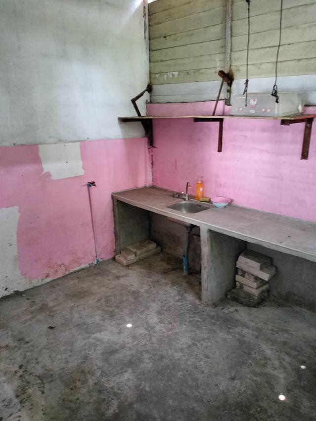 อาคารพาณิชย์ ห้องริม คลอง 6 ธัญบุรี หมู่บ้านเบญจทรัพย์ 9