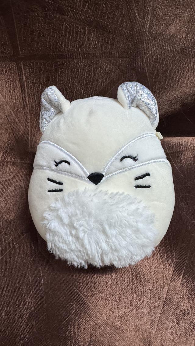 squishmallows (WHITE FOX)