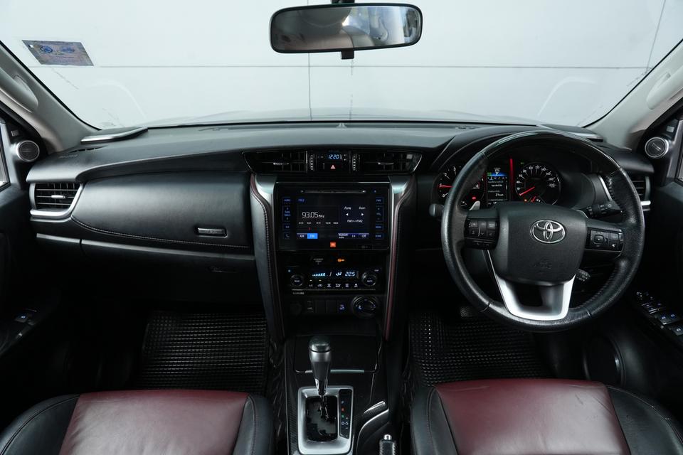 2018 TOYOTA FORTUNER 2.8 TRD SPORTIVO 4WD SUV สีดำ เลขไมล์ 189855 กม. 12