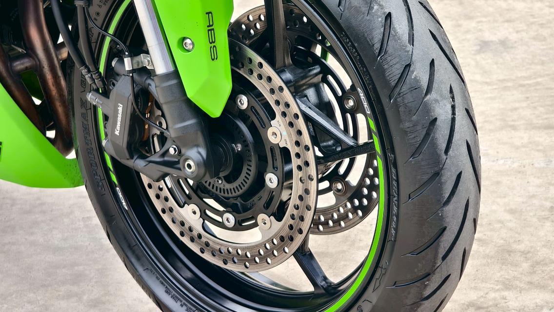 Kawasaki Zx-4r 2023 4