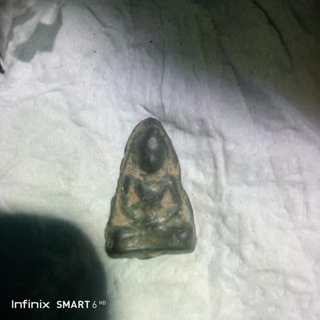 พระเชตุพน-หน้าโหนก( เนื้อชินเงิน) กรุวัดพระเชตุพน จังหวัดสุโขทัย