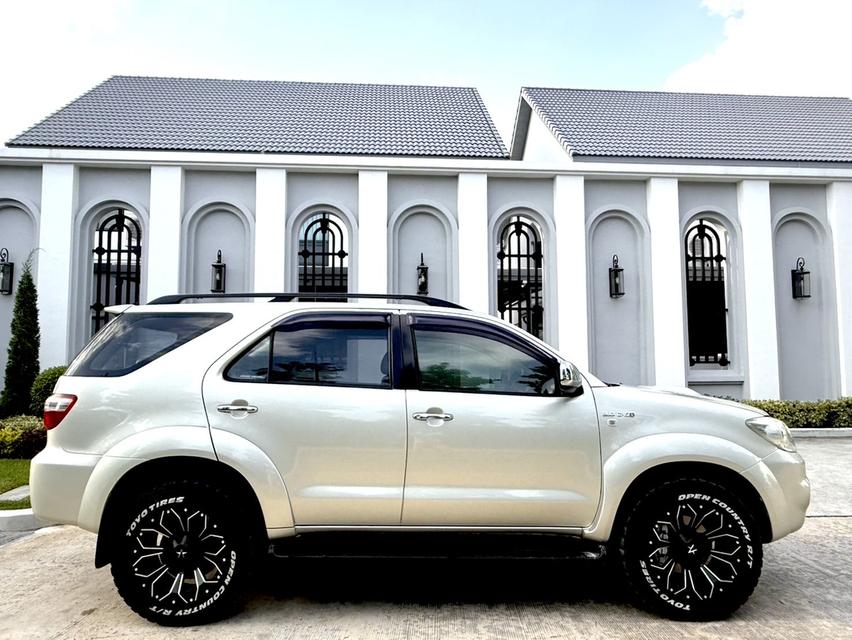 TOYOTA FORTUNER 3.0V ปี 2010 รูปที่ 6