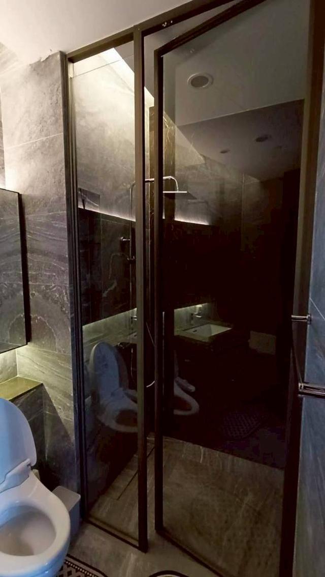 The Esse Sukhumwit 36  43 sqms 1 bedroom 1​ bathroom​  24th floor  Sale 15,900,000 baht Rent 50,000/month Line ID : kingrice79 13