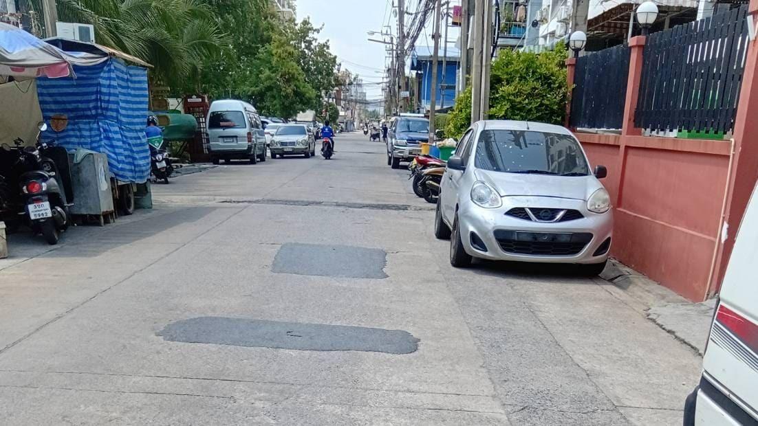 ขายที่ดินพร้อมสิ่งปลูกสร้าง 1งาน 53 ตรว. ถ.ศรีนครินทร์ ซอย 42 ใกล้สถานีรถไฟฟ้า สวนหลวง ร.9 แขวงหนองบอน เขตประเวศ กรุงเทพๆ 2