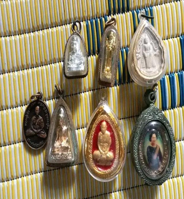 พระเครื่อง 3