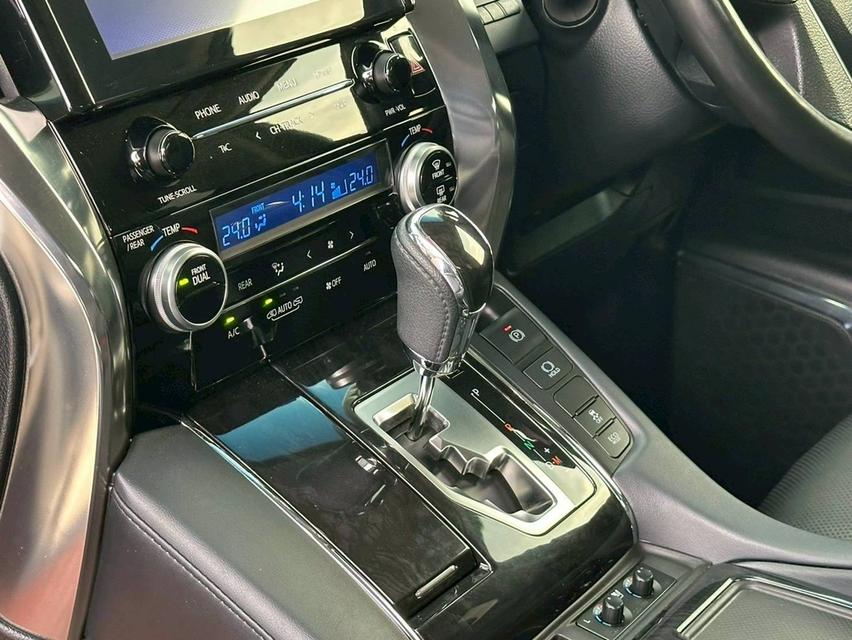 Toyota Alphard 2.5 SC Package MNC ปี 2020 จด 2021 17