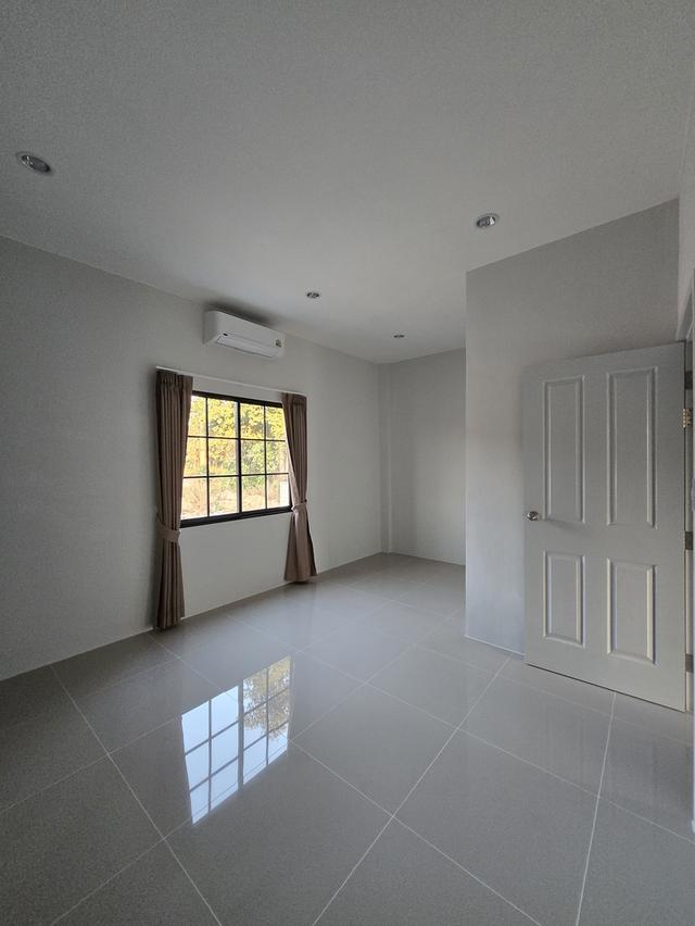 บ้านใหม่ให้เช่า ทาวน์โฮม 2 ชั้น 2 ห้องนอน 2 ห้องน้ำ 12