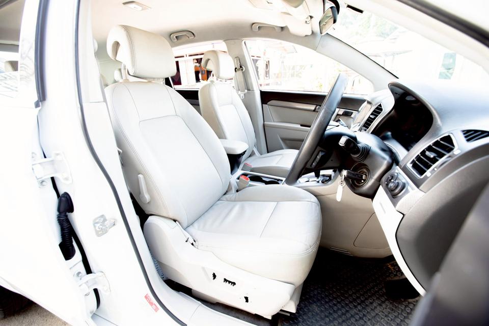 CHEVROLET Captiva 2.4 LT AWD ปี 2012 เกียร์ออโต้ สีขาว Suv 7 ที่นั่ง รูปที่ 10