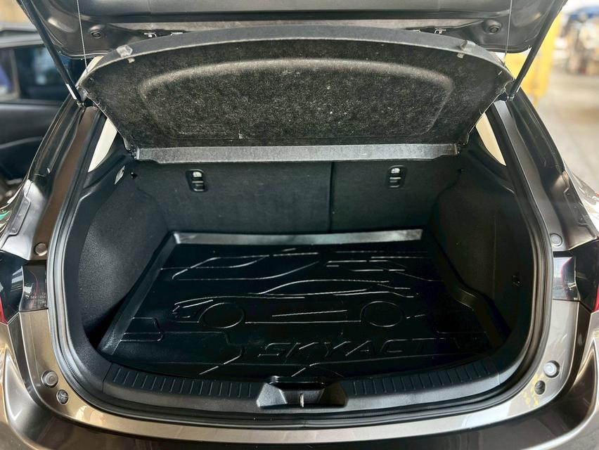 Mazda 3 2.0 S ปี 15 จด 16 รถบ้านมือเดียวสวยๆพร้อมใช้งาน เลขไมล์ เพียง 110,000 กม. ราคา 299,000 บาท สอบถาม 0853375537 เอ รูปที่ 5