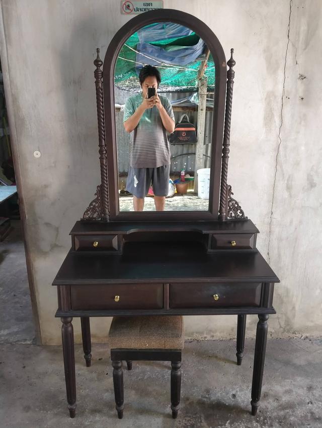 โต๊ะเครื่องแป้งวินเทจ