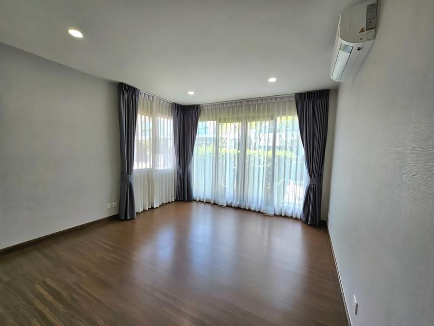 ให้เช่า บ้านเดี่ยวสองชั้น The City -สะพานเจษฎาบดินทร์ เนื้อที่ใช้สอย 280 ตรม 4 ห้องนอน (มีห้องน้ำในตัวทุกห้อง) 5 ห้องน้ำ  7
