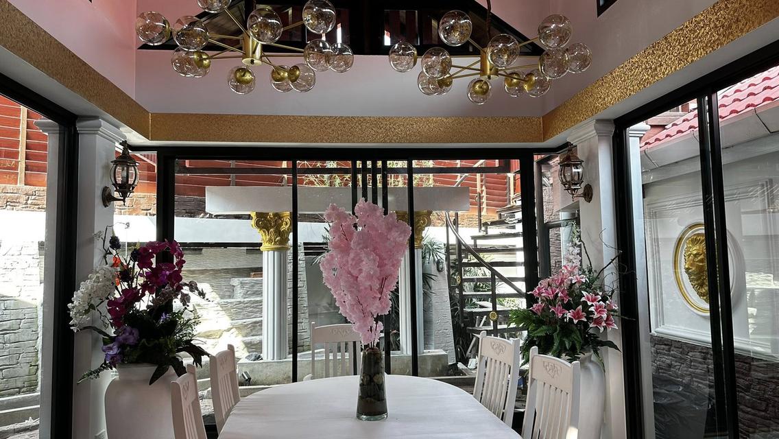 🏡 บ้านเดี่ยวชั้นเดียวหลังใหญ่ สไตล์โรมัน ทำเลเศรษฐกิจหลัก เดินทางสะดวก #สันกำแพง ราคา 60,000 บาท/เดือน ✨ 清迈山甘烹单层独栋罗马风格别墅出租 6 卧室 6 卫生间 – 租金 60,000 泰铢/ 16