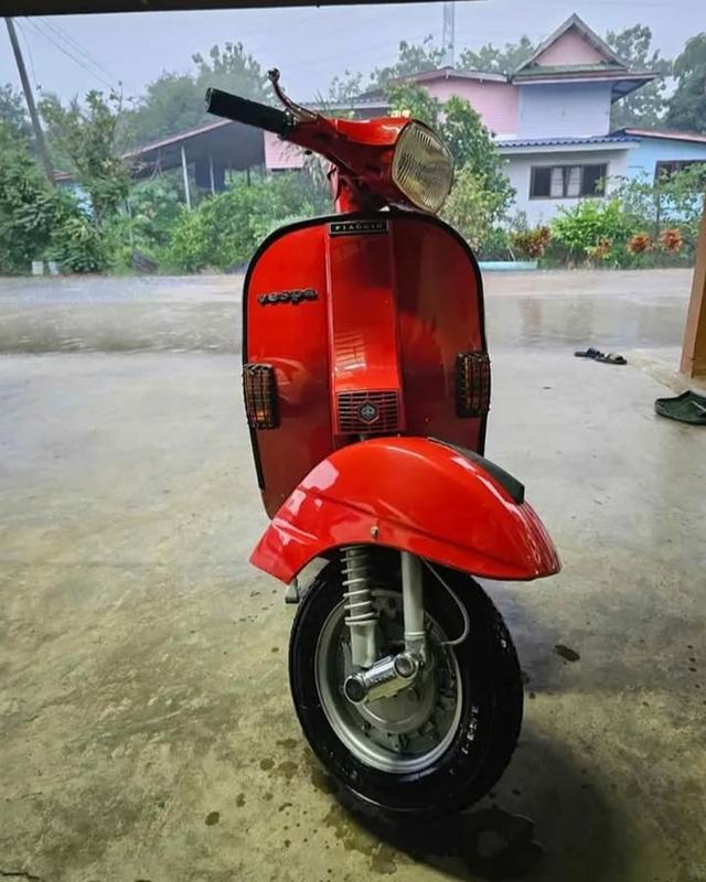 Vespa PX สีแดง 6