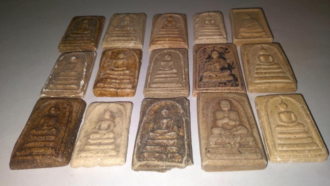 รวม พระสมเด็จเก่า ไม่ทราบที่และปีที่จัดสร้าง จำนวน 15 องค์ 6
