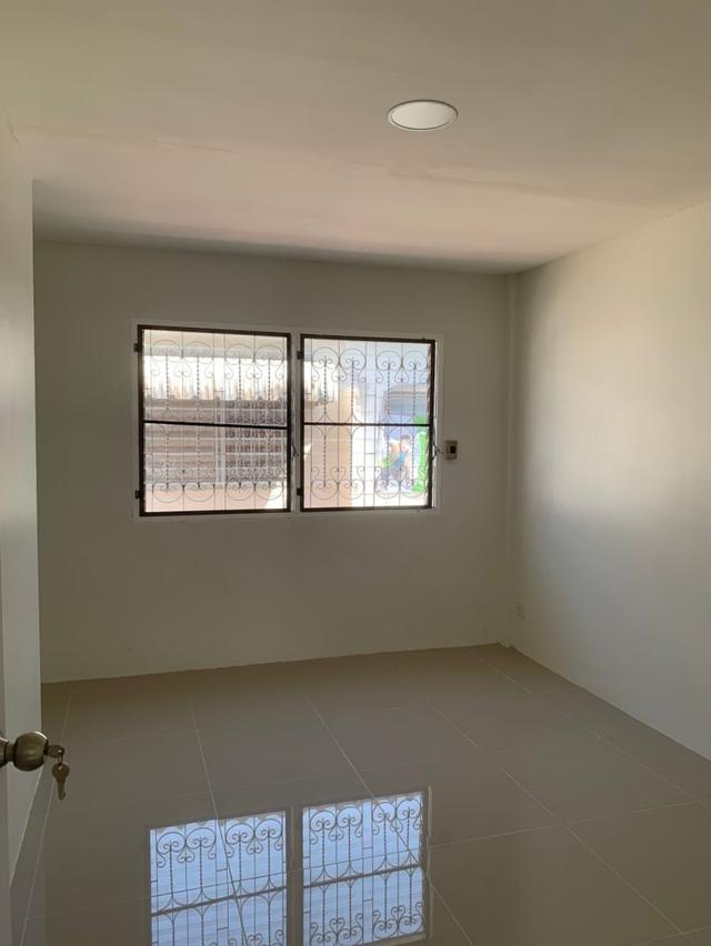 🏡💕 ทาวน์เฮาส์ 2 ชั้น รีโนเวทใหม่ ลาดกระบัง 💕🏡 📍 หมู่บ้านพูนสินธานี 1 ถ.เคหะร่มเกล้า 64 10