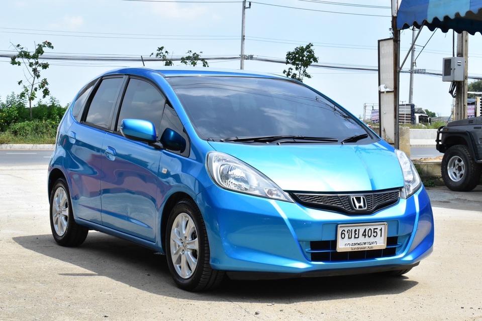 รหัสรถ PB4051 HONDA JAZZ 1.5V AUTO 2013 เบนซิน