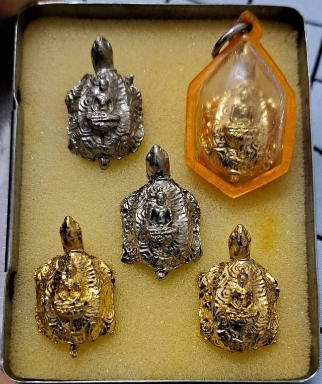 #เต่ามหานิยม  รุ่นภัสสโป ปี2538เป็นวัตถุมงคลหรือเครื่องรางทาง เมตตา,มหาลาภ,โชคลาภ,ค้าขาย,เจริญรุ่งเรืองวัตถุมงคลอีกรุ่นหนึ่งที่น่าเก็บน่าบูชา