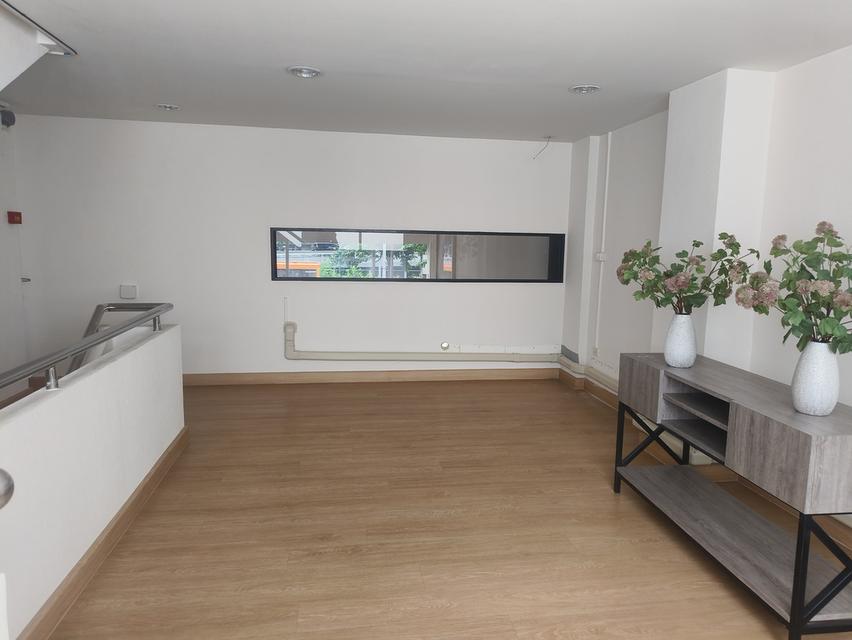 RENT ให้เช่า Home Office 335 sqm ริมถนนติด BTS (S8) วงเวียนใหญ่ฝั่งเข้าสาทร มีที่จอดรถส่วนตัวและส่วนกลาง รปภ. CCTV 0813046950 0658981951 (0897859079) 7