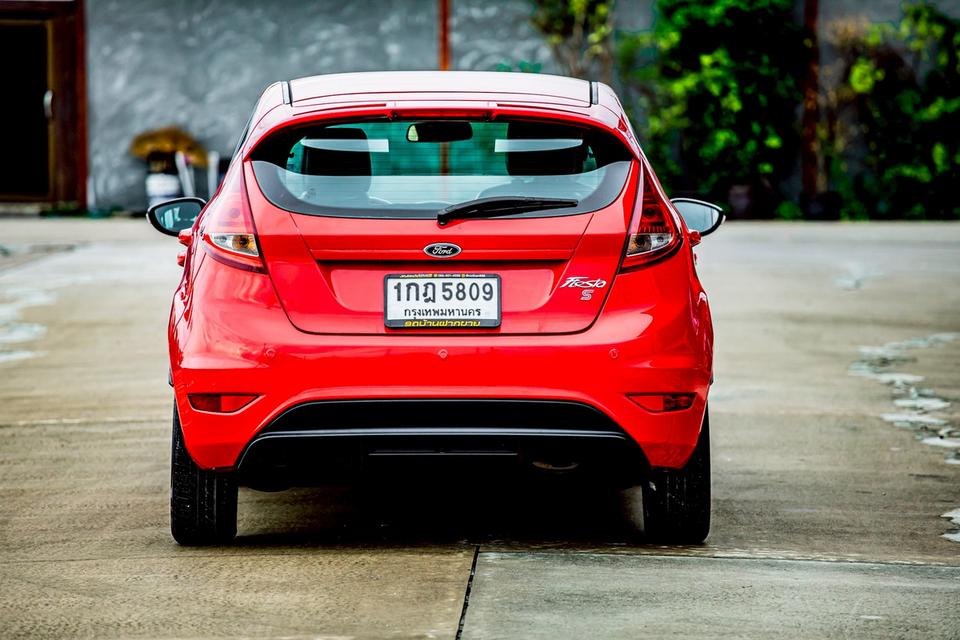 Ford Fiesta 1.5 Sport 5 ประตู สีแดง เกียร์ออโต้ ปี 2012  8