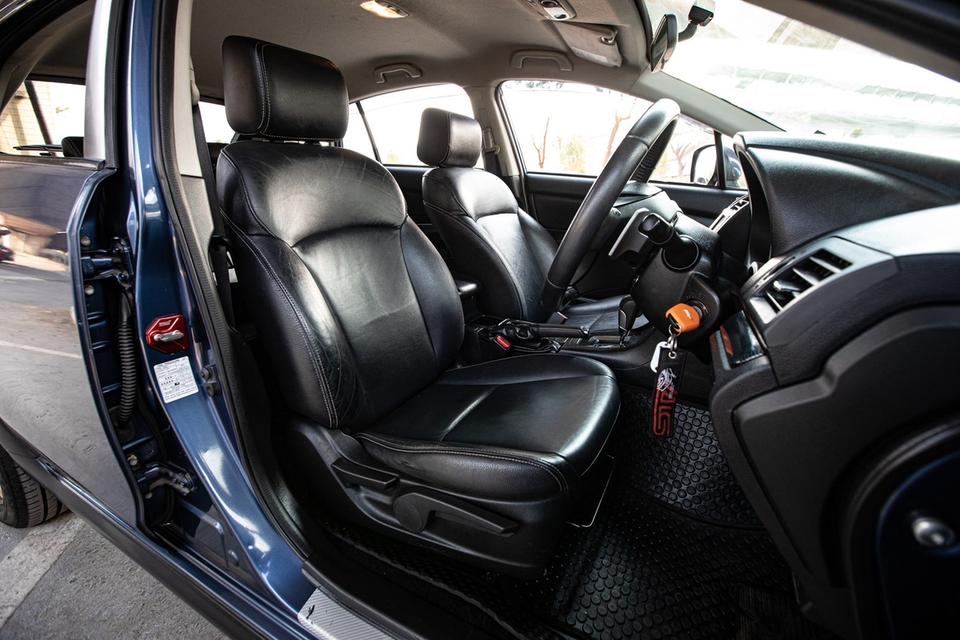 SUBARU XV 2.0iP ปี 2014 สีน้ำเงิน มือเดียวป้ายแดง แต่งครบสวยๆ 9