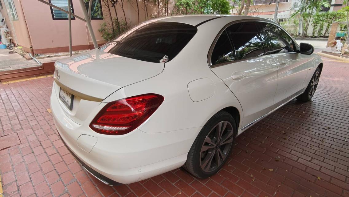 Mercedes-Benz C350e ปี 2017 8