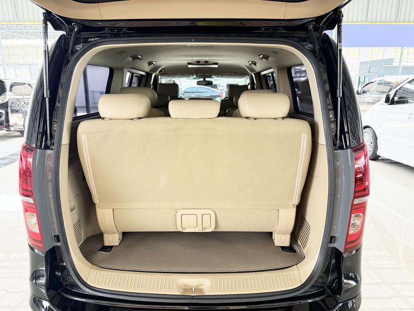 Hyundai H-1 2.5 Deluxe (ปี 2019) Wagon AT 17