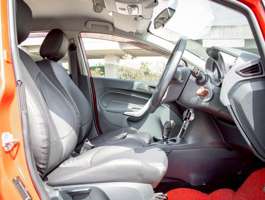 FORD FIESTA 1.5 Sport Hatchback ปี2013 รถสวย สภาพพร้อมใช้งาน ผ่อนสบายกระเป๋า 6
