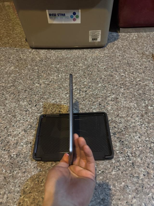 ขายๆๆๆถูกๆๆiPadMini2สีSpace Gray 16กิ๊กจอRetinaแล้วWifi Celluer ใส่ซิมได้ใช้งานดีทุกๆฟังชั่นสูนTrueทุกๆฟังชั่นรีสโตได้ตลอดไม่มีติดไอคราว Model TH/A ( 6