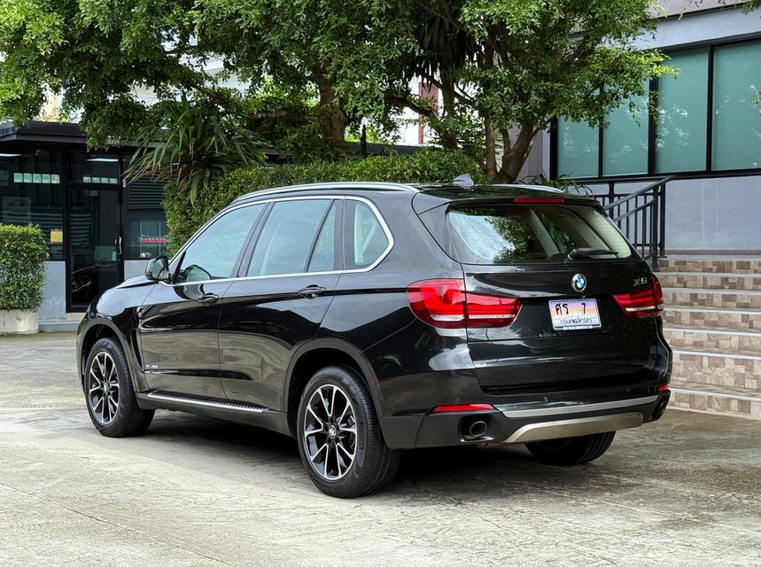 2017 BMW X5 25D ( B47 ) รถมือเดียวออกป้ายแดง รถวิ่งน้อยเพียง 8X,XXX กม ประวัติศูนย์ครบ ไม่เคยมีอุบัติเหตุครับ 6