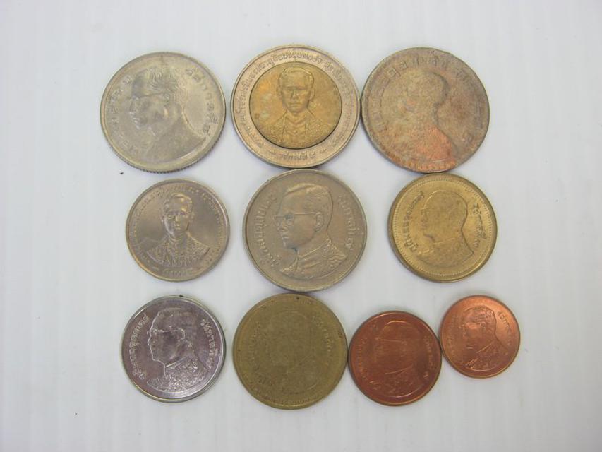 เหรียญเก่าหลายแบบ